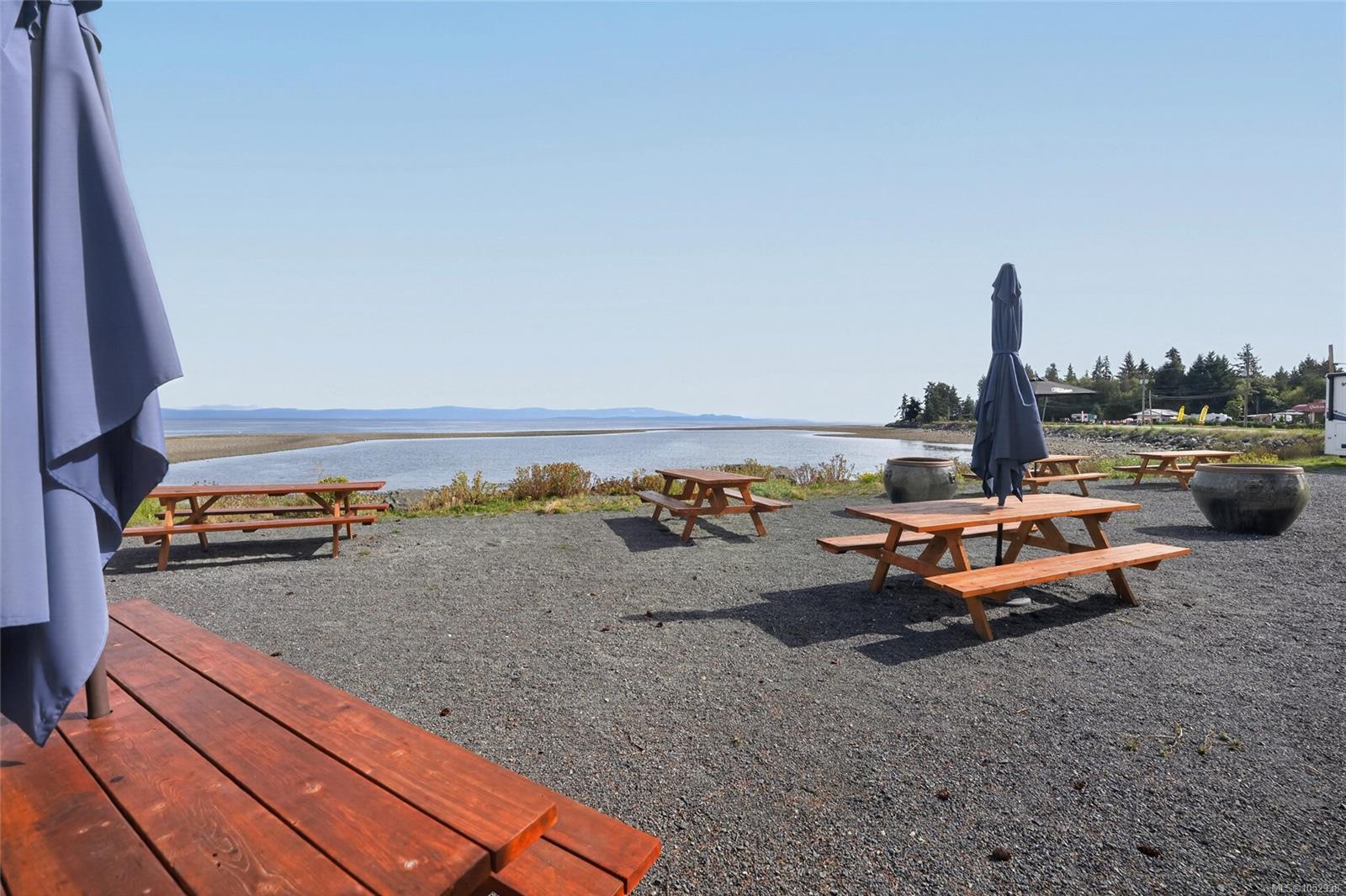 6001 Island Hwy — listing photo 8 of 24