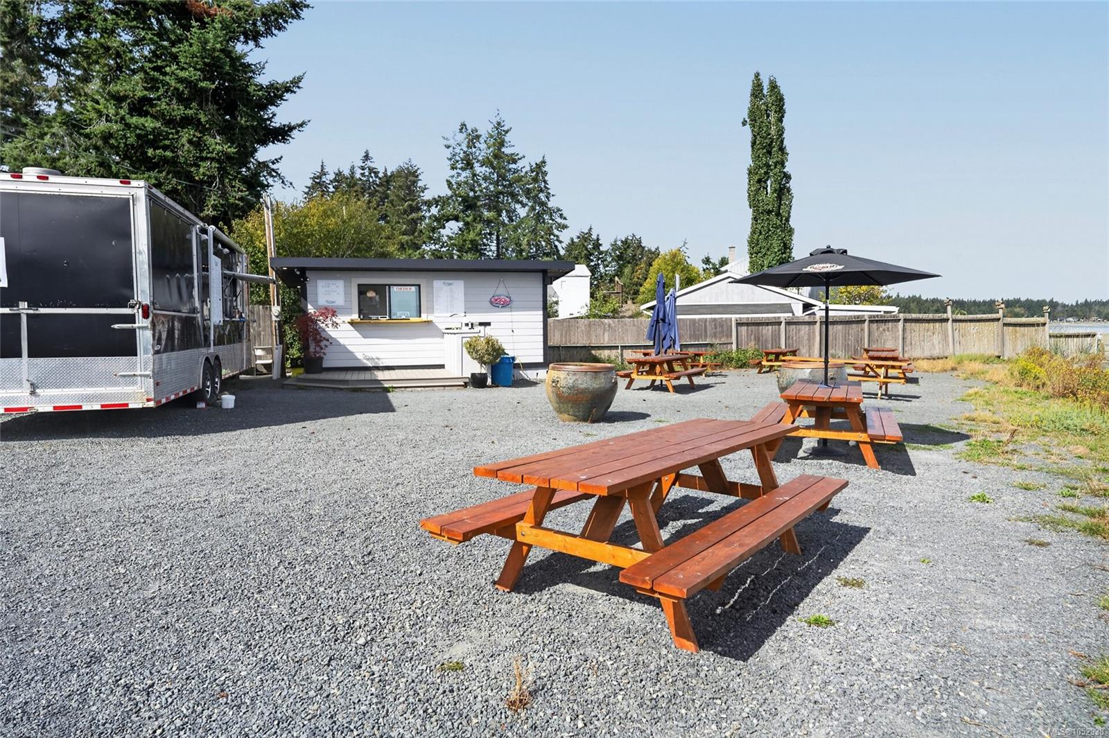 6001 Island Hwy — listing photo 9 of 24