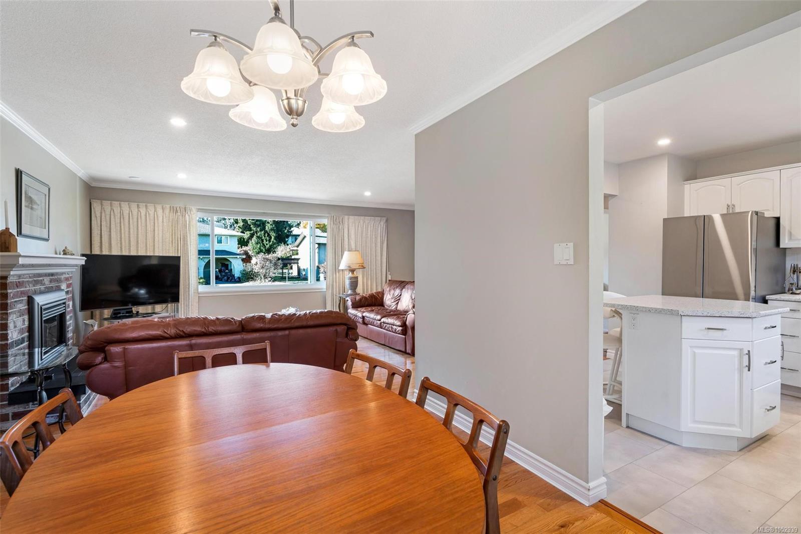 610 Vanalman Ave — listing photo 13 of 40