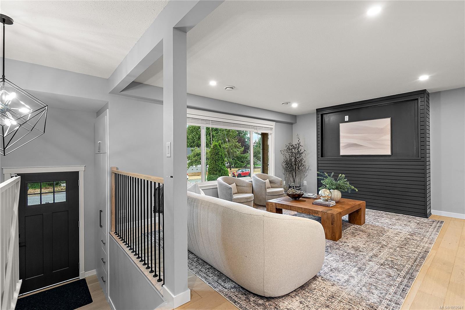 3053 Jenner Rd — listing photo 4 of 34