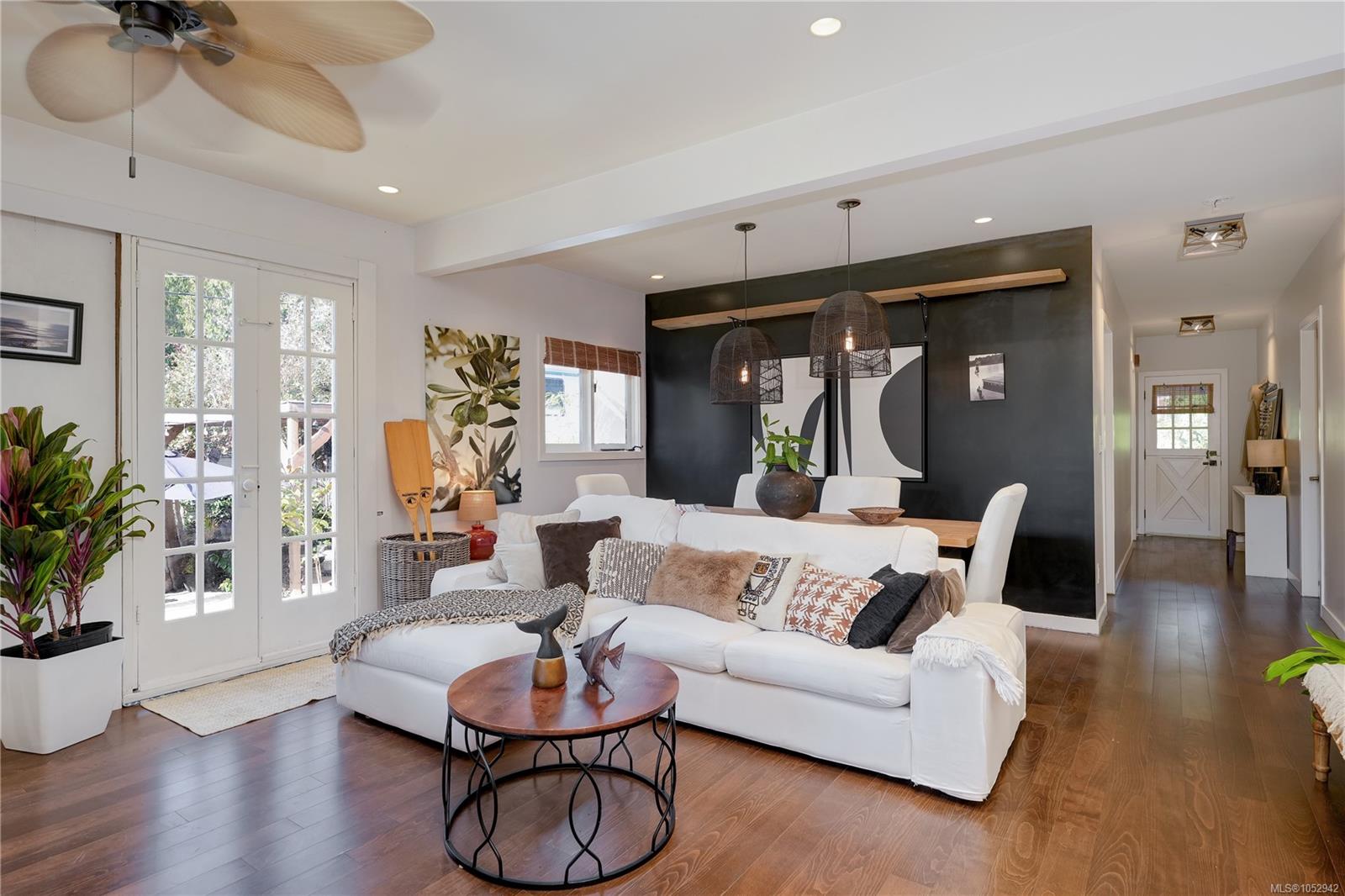 2043 Saseenos Rd — listing photo 4 of 30