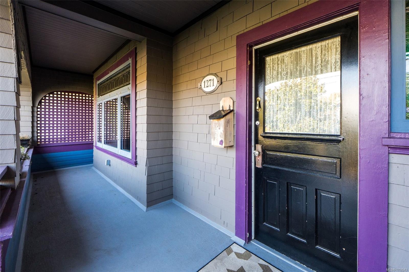 1271 McKenzie St — listing photo 5 of 78