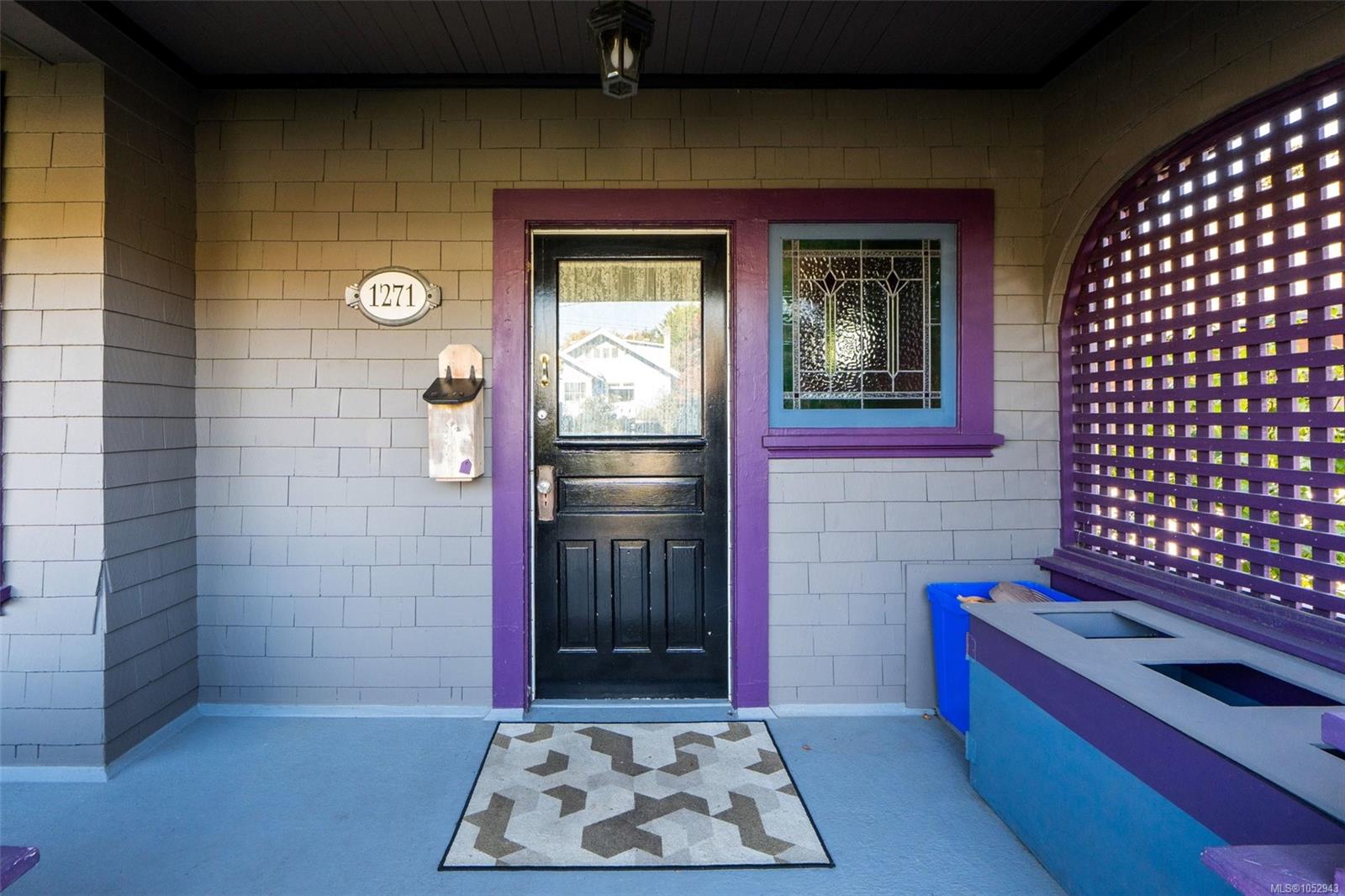 1271 McKenzie St — listing photo 6 of 78