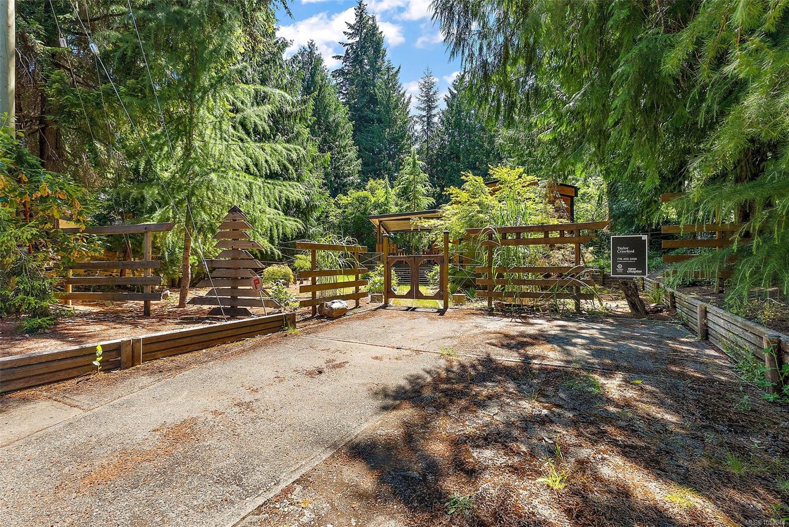 C24-920 Whittaker Rd — listing photo 3 of 30