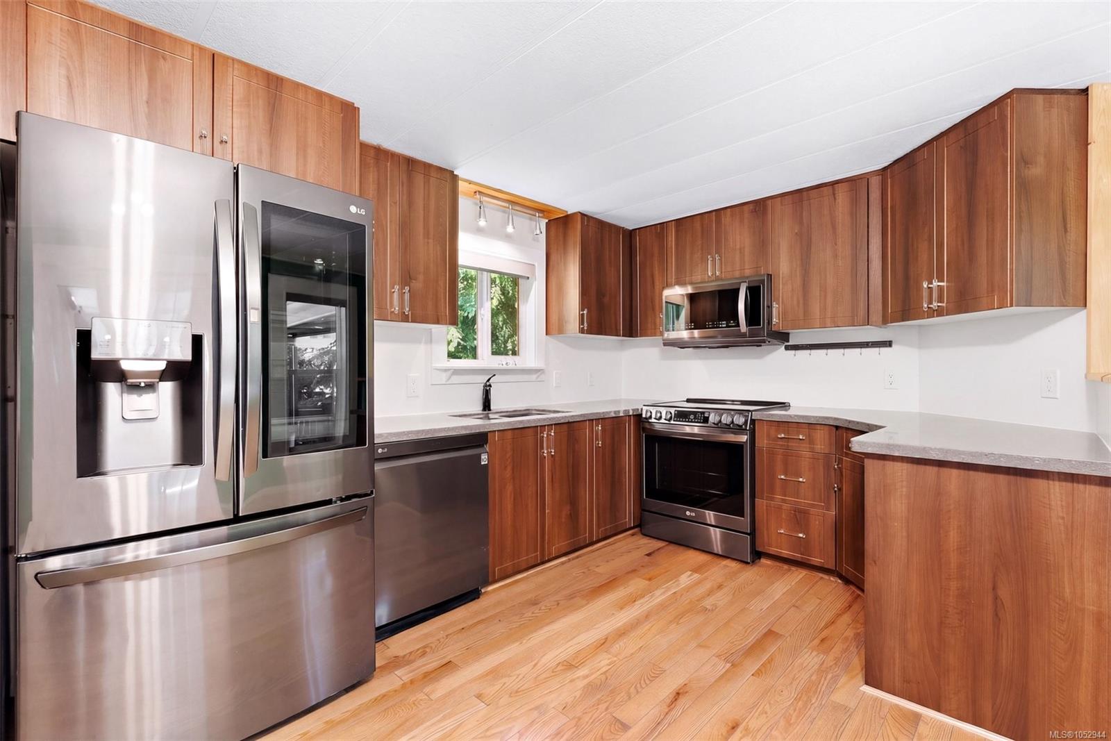 C24-920 Whittaker Rd — listing photo 4 of 30