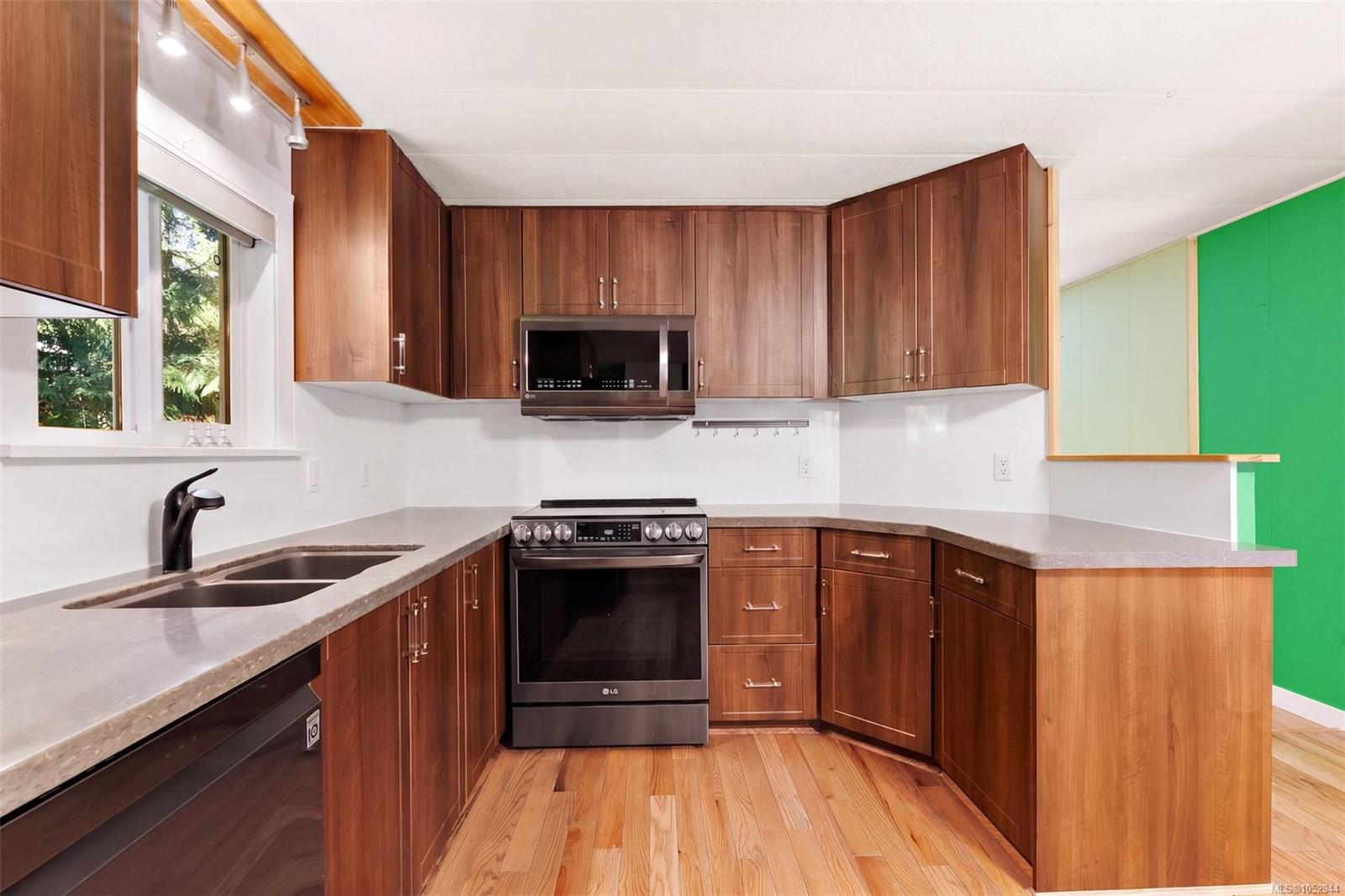 C24-920 Whittaker Rd — listing photo 5 of 30