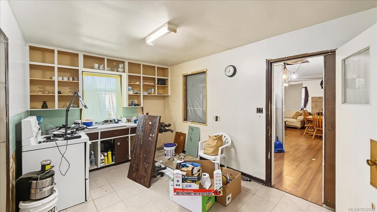 641 Dogwood St — listing photo 9 of 22