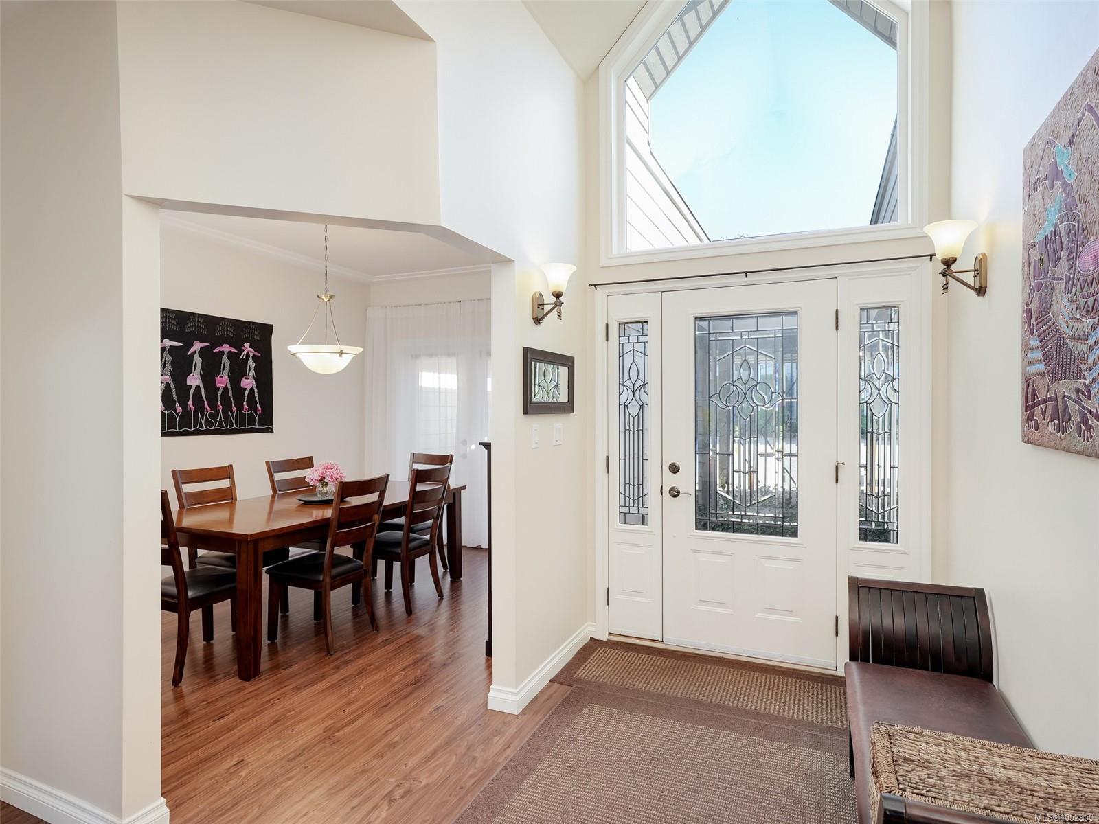 12-934 Boulderwood Rise — listing photo 5 of 25
