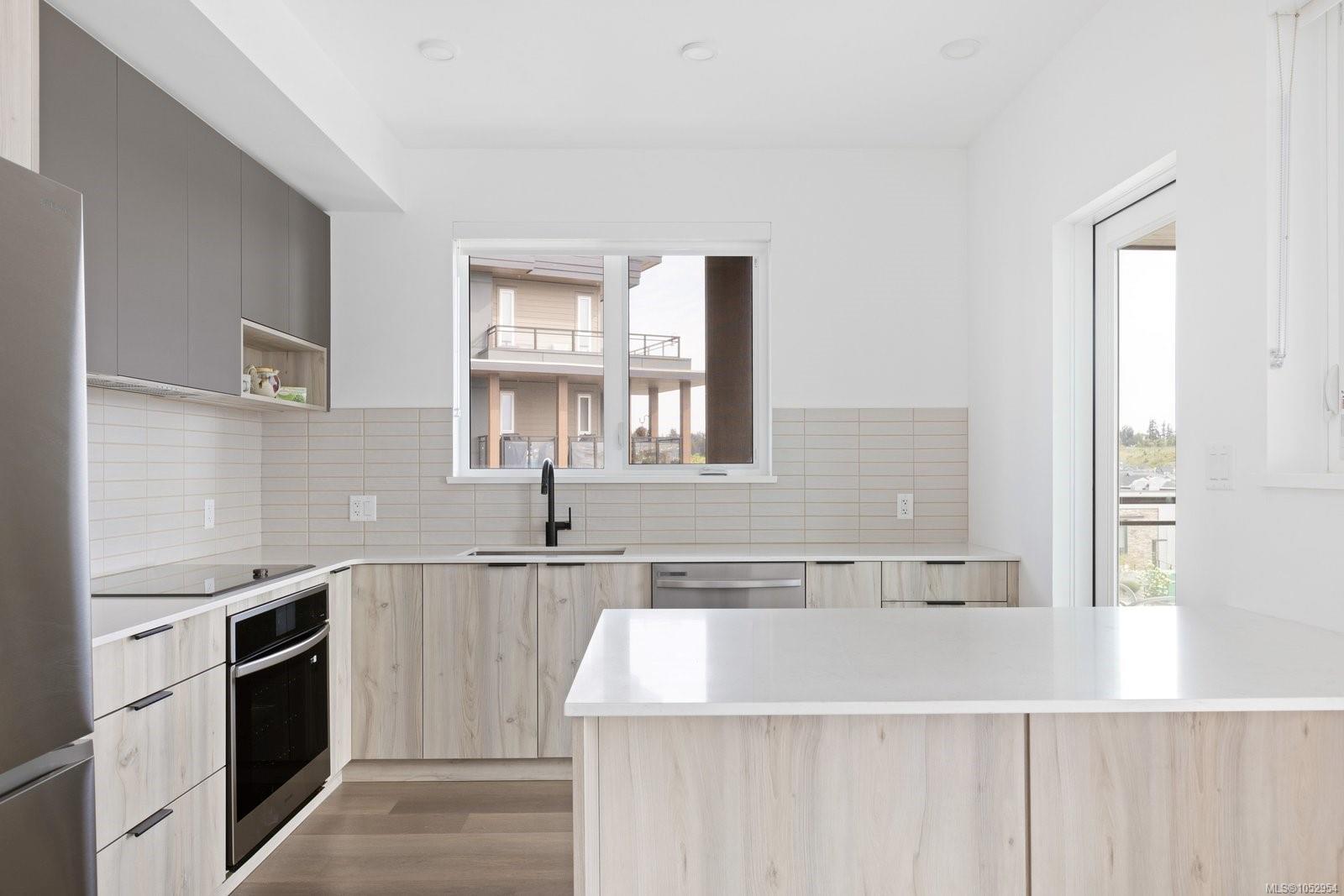 301-3564 Ryder Hesjedal Way — listing photo 7 of 30
