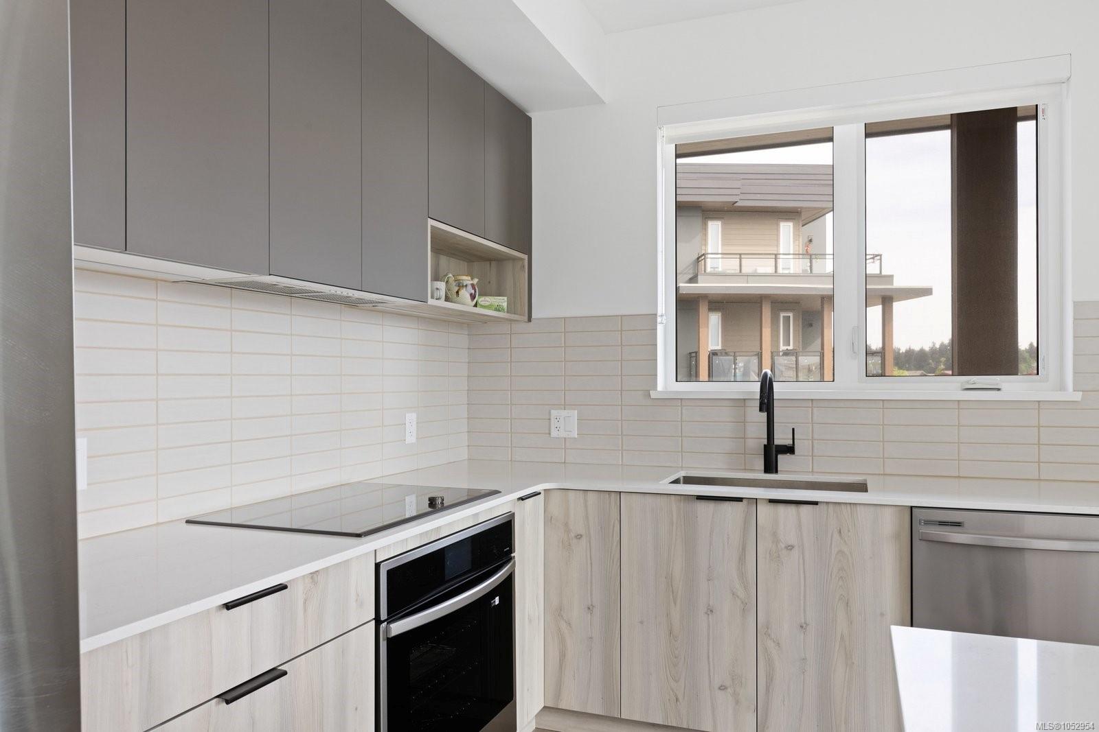 301-3564 Ryder Hesjedal Way — listing photo 8 of 30