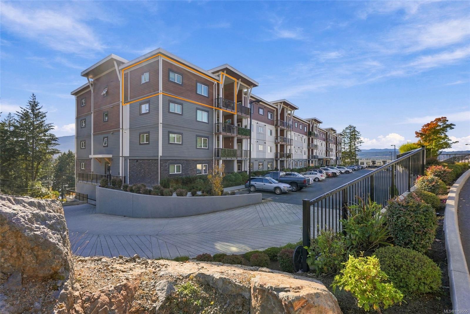 420-4830 Cedar Ridge Pl — listing photo 3 of 45