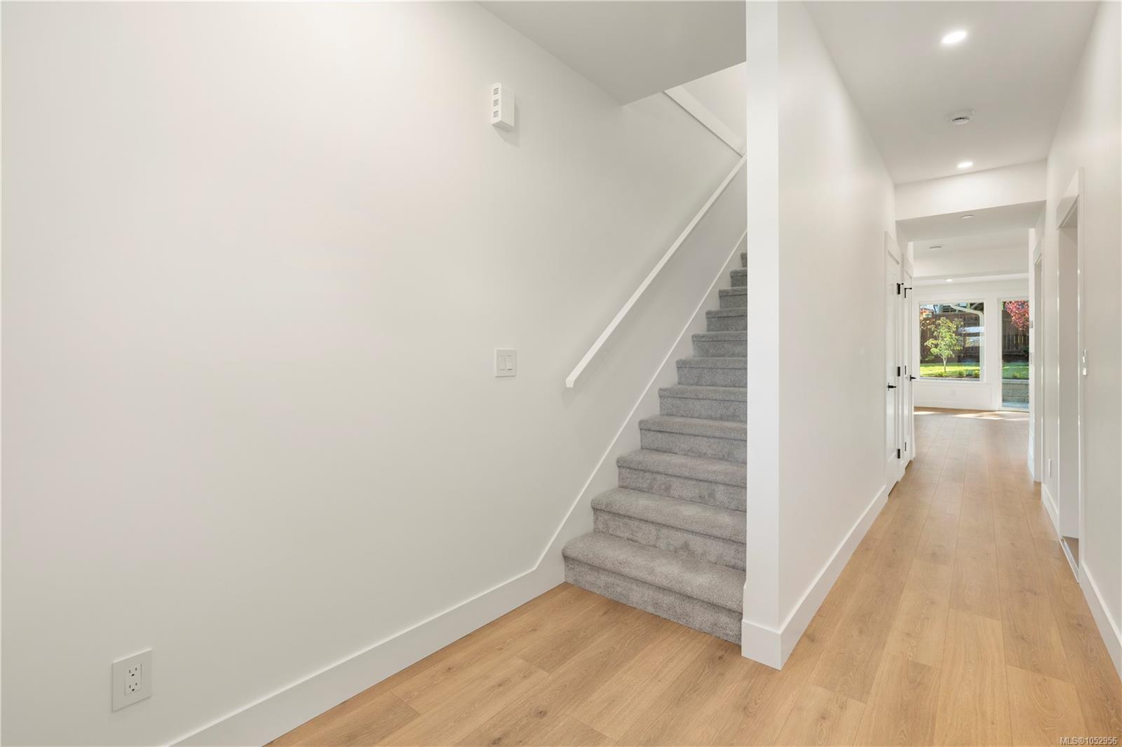 101-2237 Ashlee Rd — listing photo 6 of 65