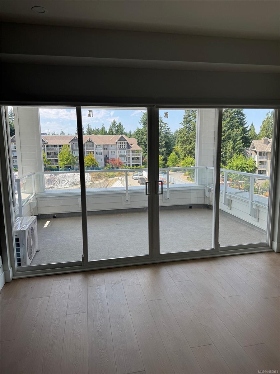 4775 Uplands Dr — listing photo 3 of 31