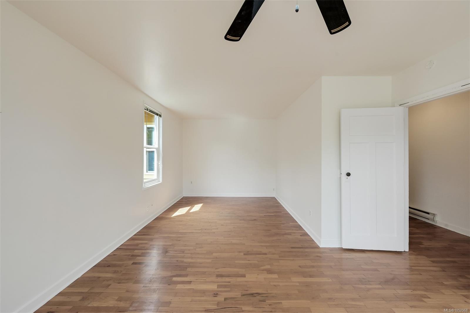 1620 Camosun St — listing photo 9 of 79