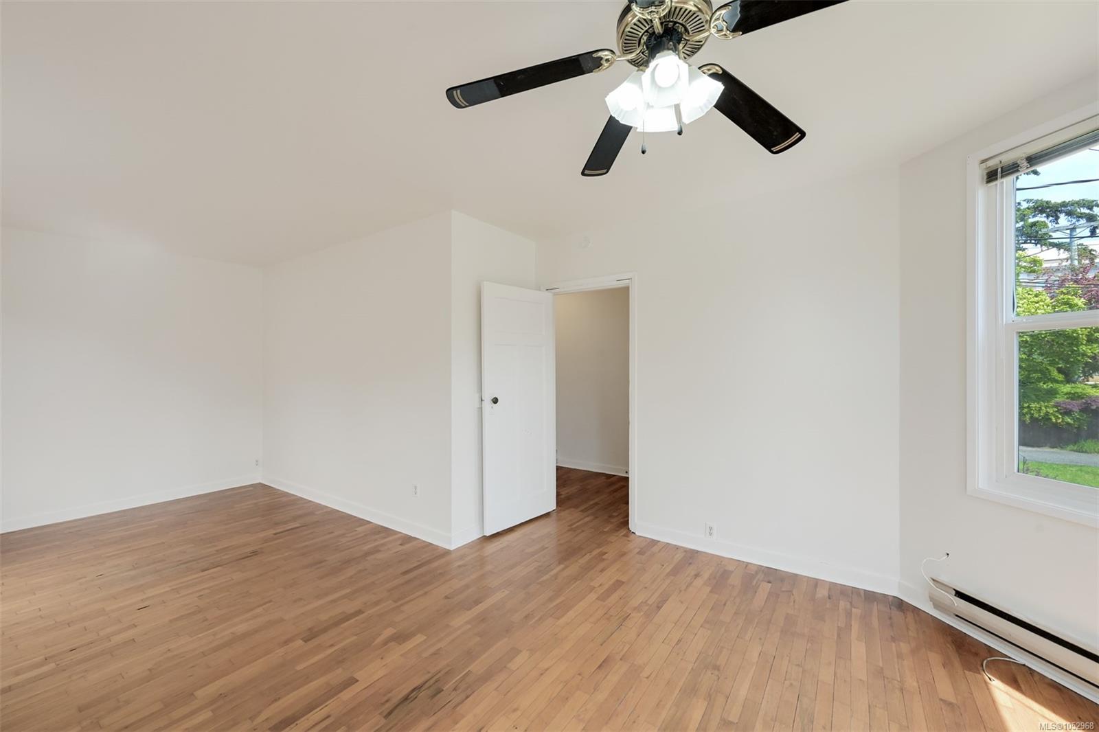 1620 Camosun St — listing photo 10 of 79