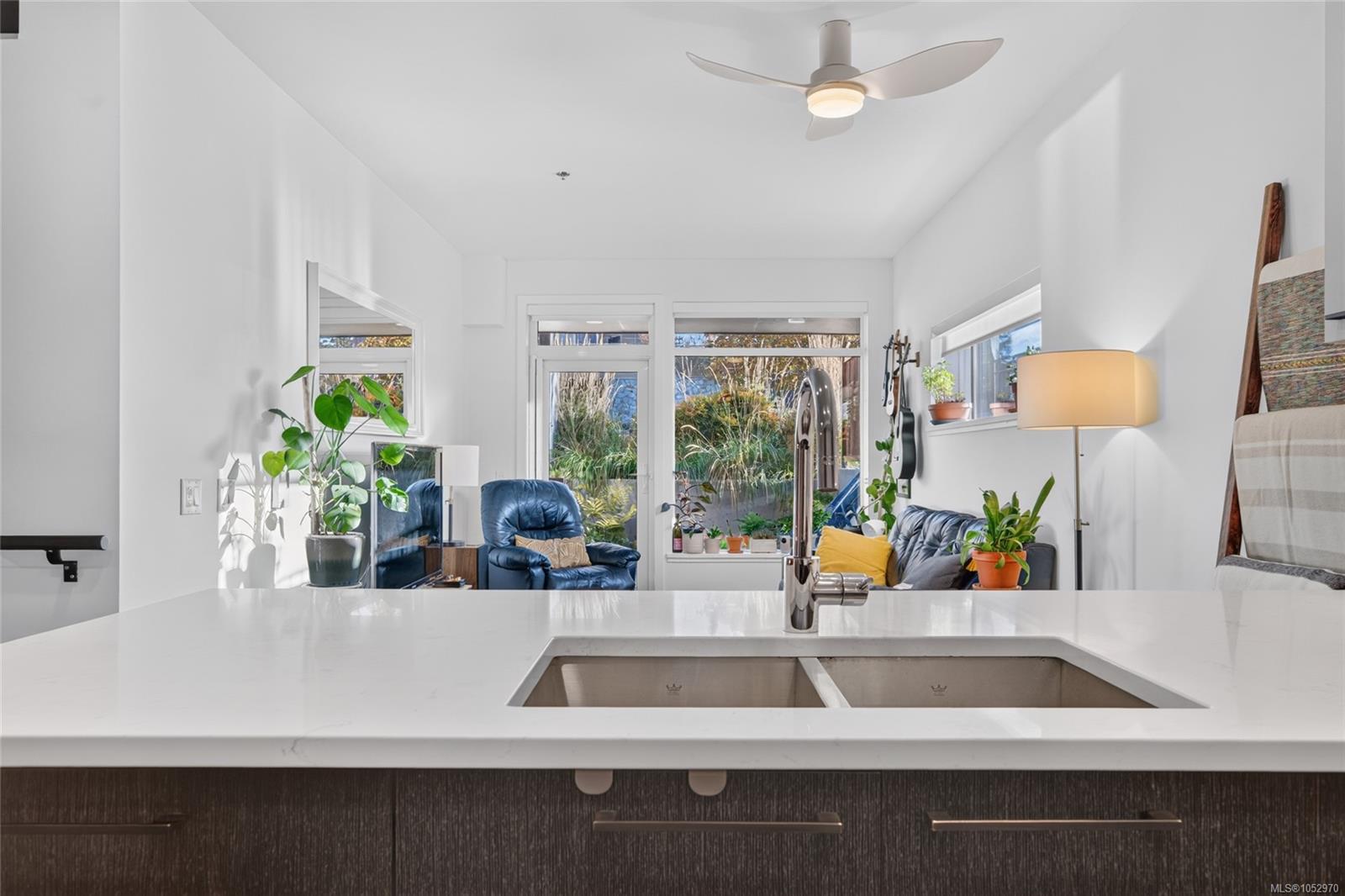 101-7162 West Saanich Rd — listing photo 12 of 24