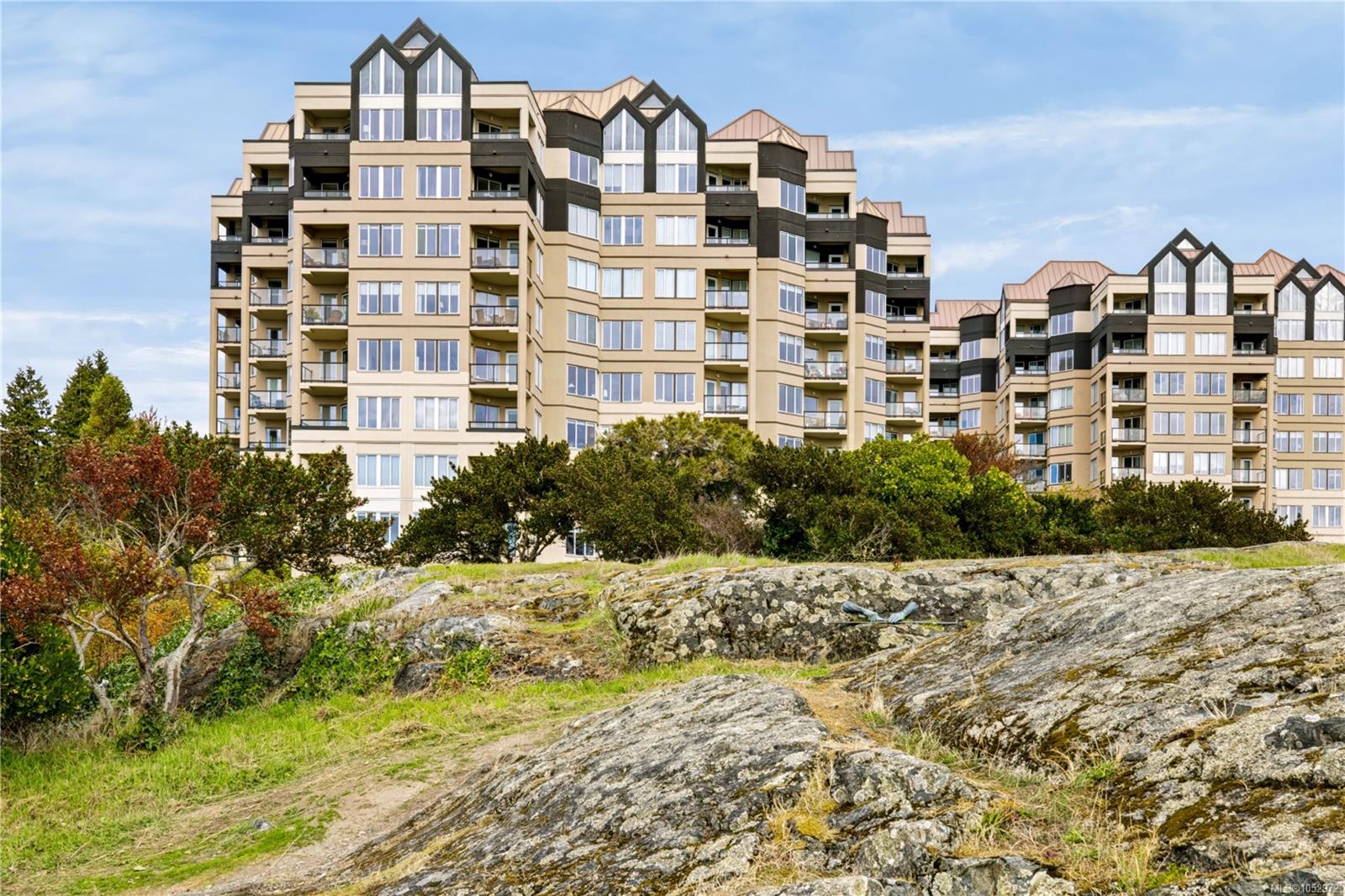 526-205 Kimta Rd — listing photo 2 of 48
