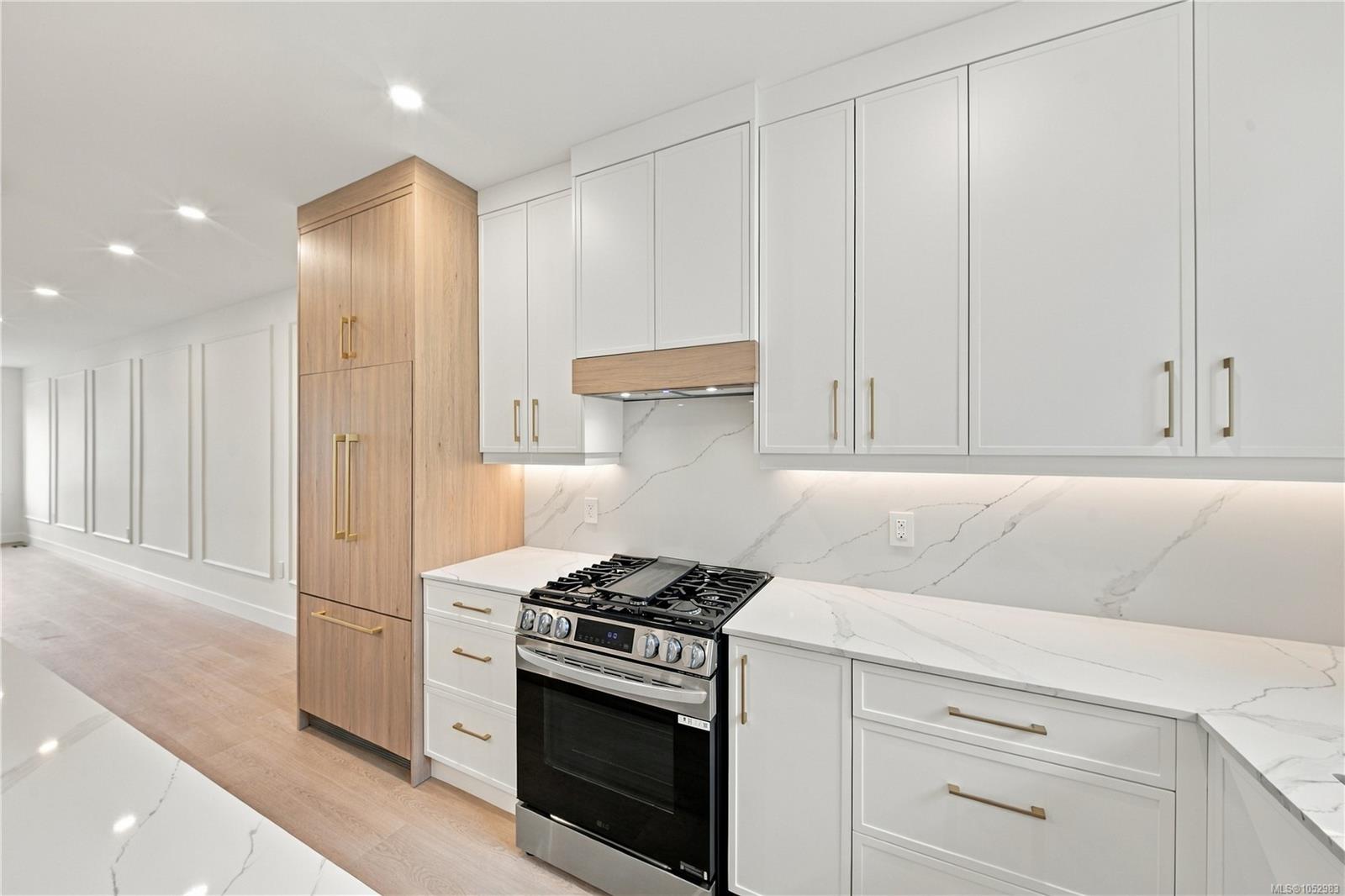 817 BLACKBIRD Pl — listing photo 13 of 39