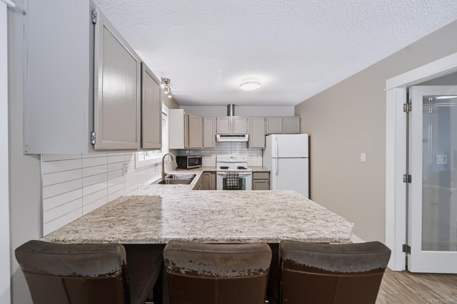 3161 Singleton Rd — listing photo 11 of 45