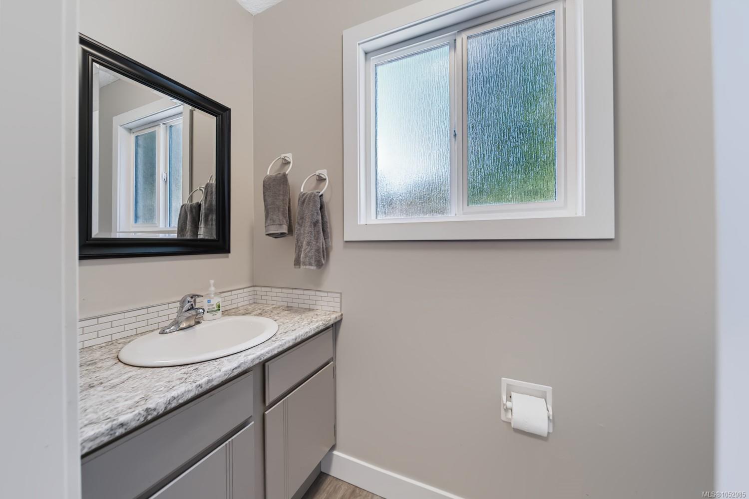 3161 Singleton Rd — listing photo 14 of 45