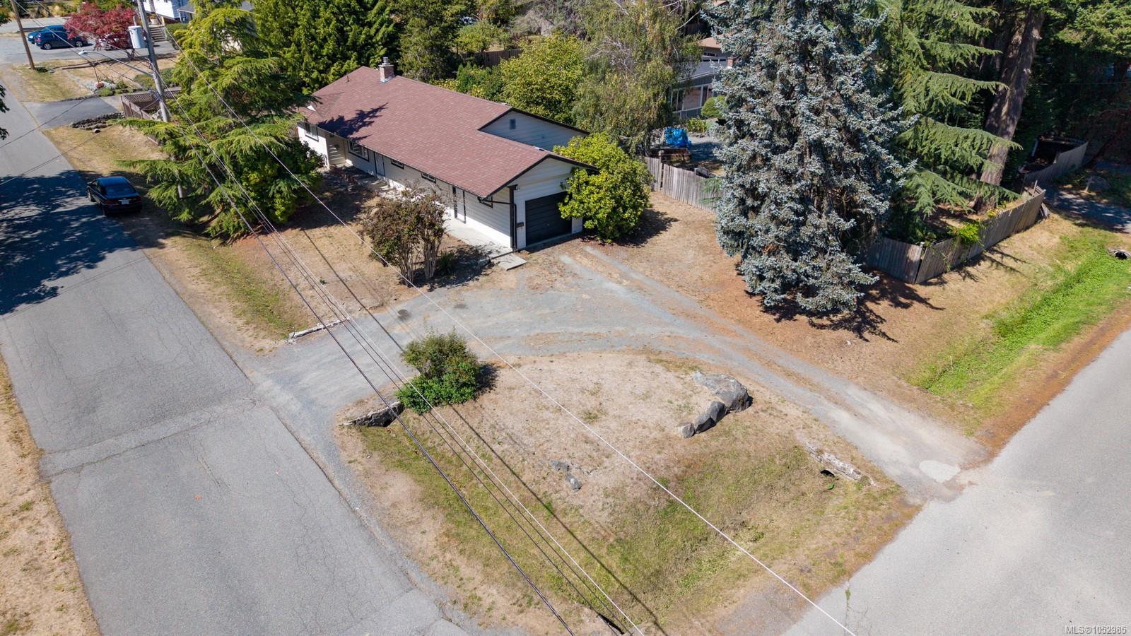 3161 Singleton Rd — listing photo 3 of 45