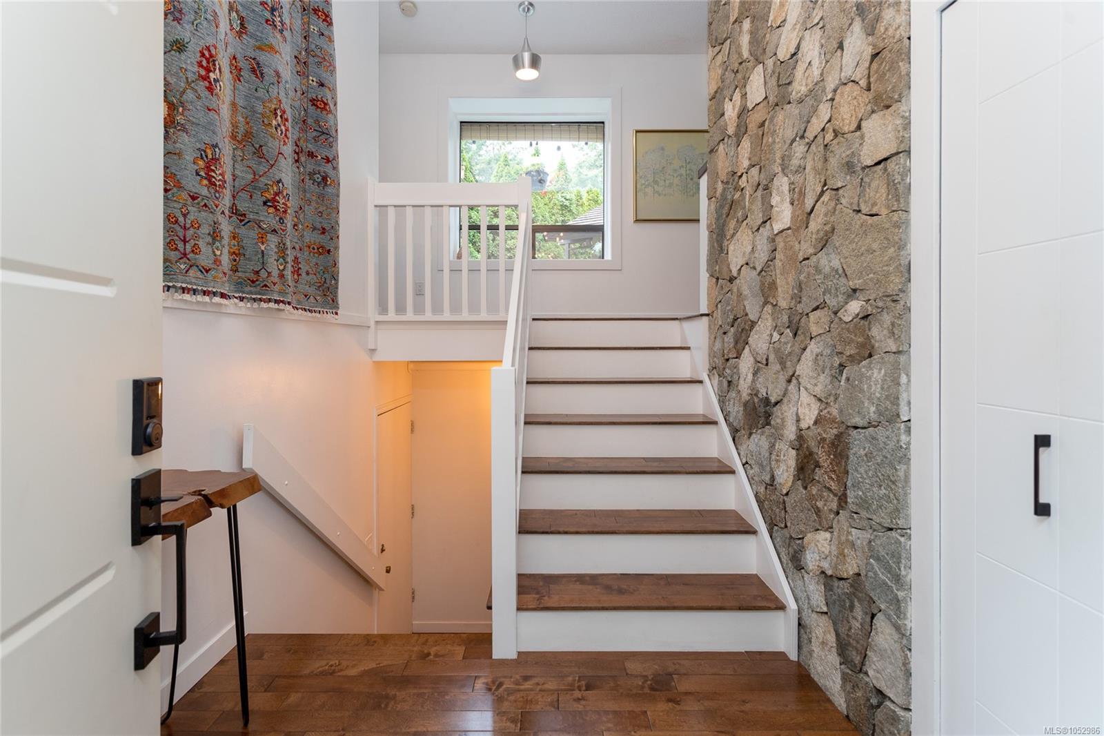 1043 Pondwood Lane — listing photo 7 of 53