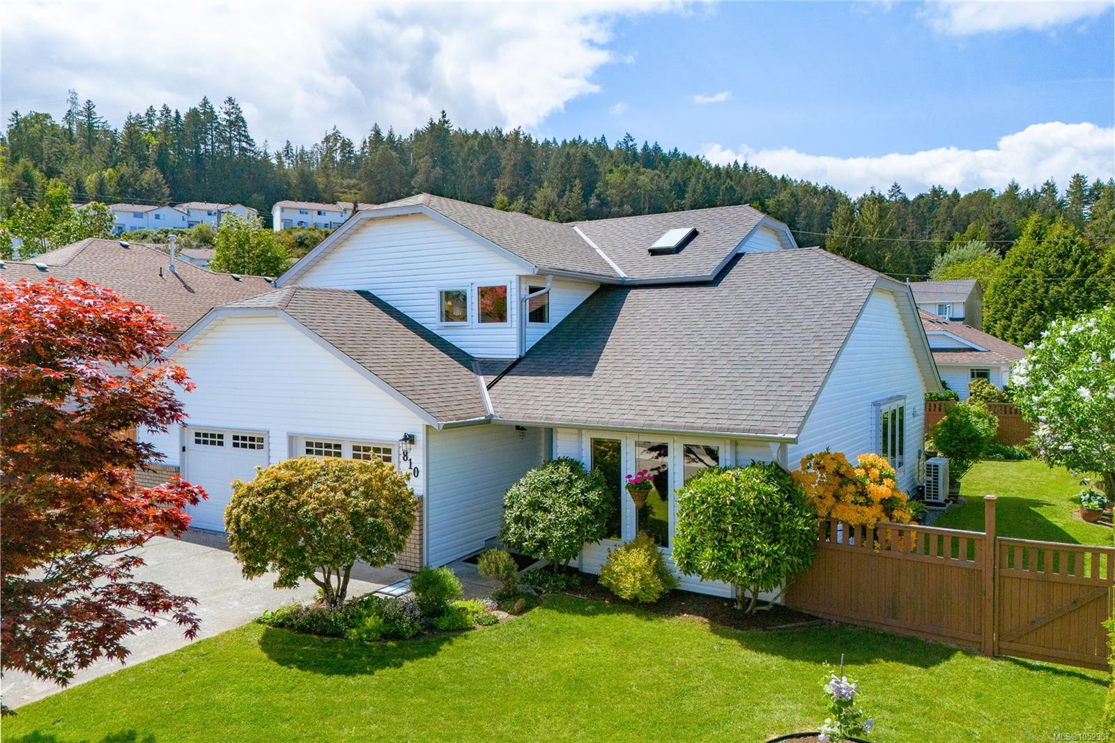 810 Colonia Dr — listing photo 2 of 59