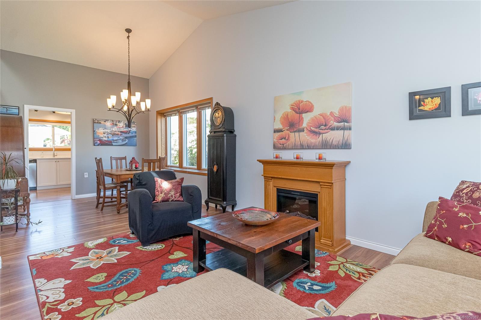 810 Colonia Dr — listing photo 14 of 59
