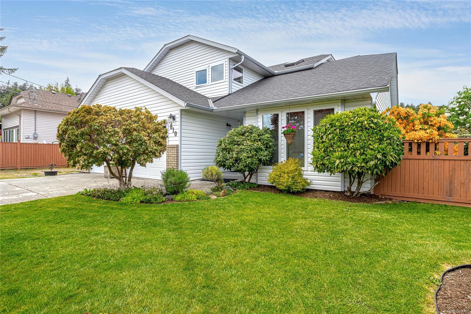 810 Colonia Dr — listing photo 7 of 59