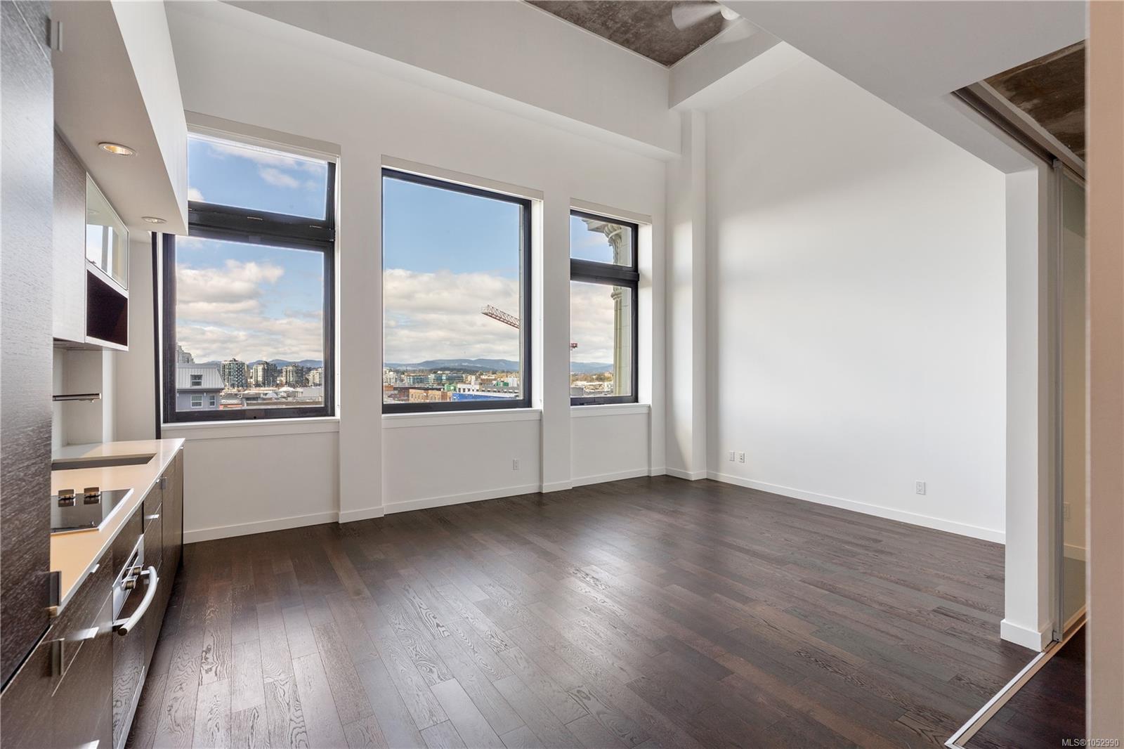 416-770 Fisgard St — listing photo 3 of 56