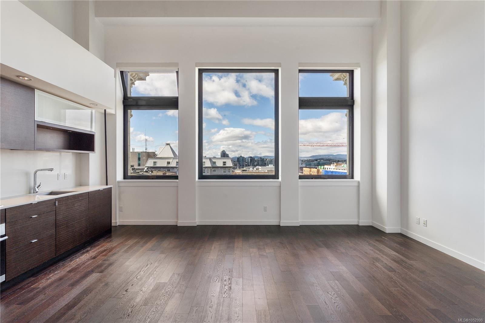 416-770 Fisgard St — listing photo 4 of 56