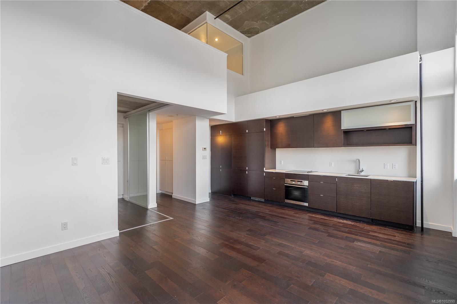 416-770 Fisgard St — listing photo 6 of 56
