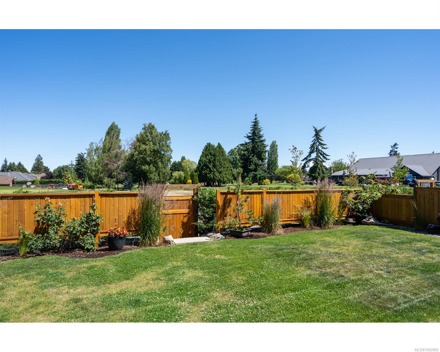 427 Cottage Dr photo 4