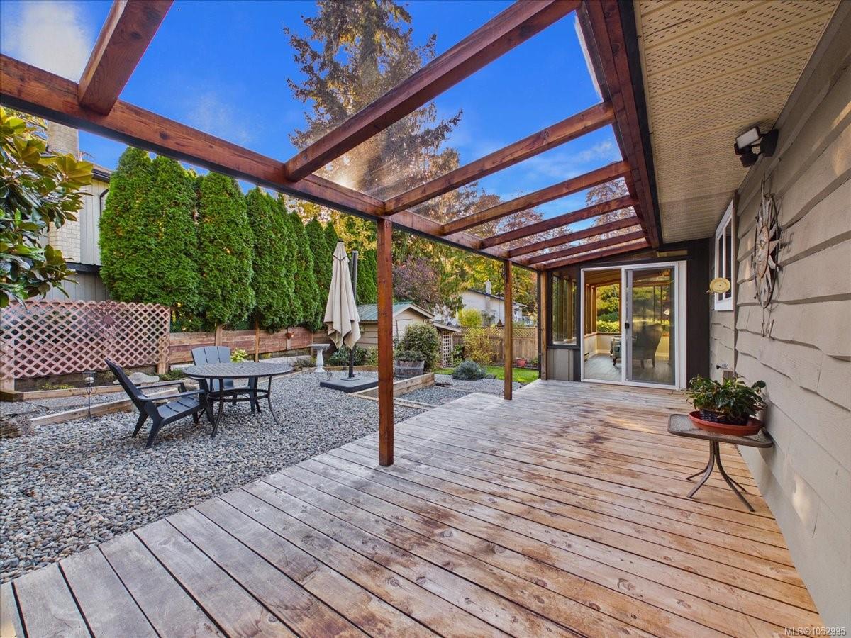895 Brentwood Hts — listing photo 7 of 50