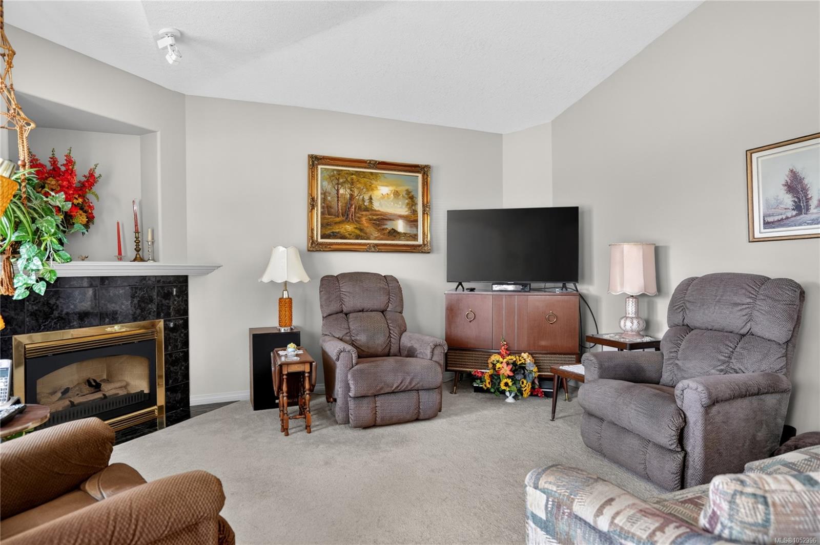 9-5608 Strathcona St — listing photo 5 of 31