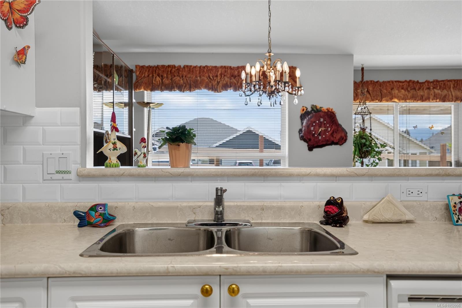9-5608 Strathcona St — listing photo 10 of 31