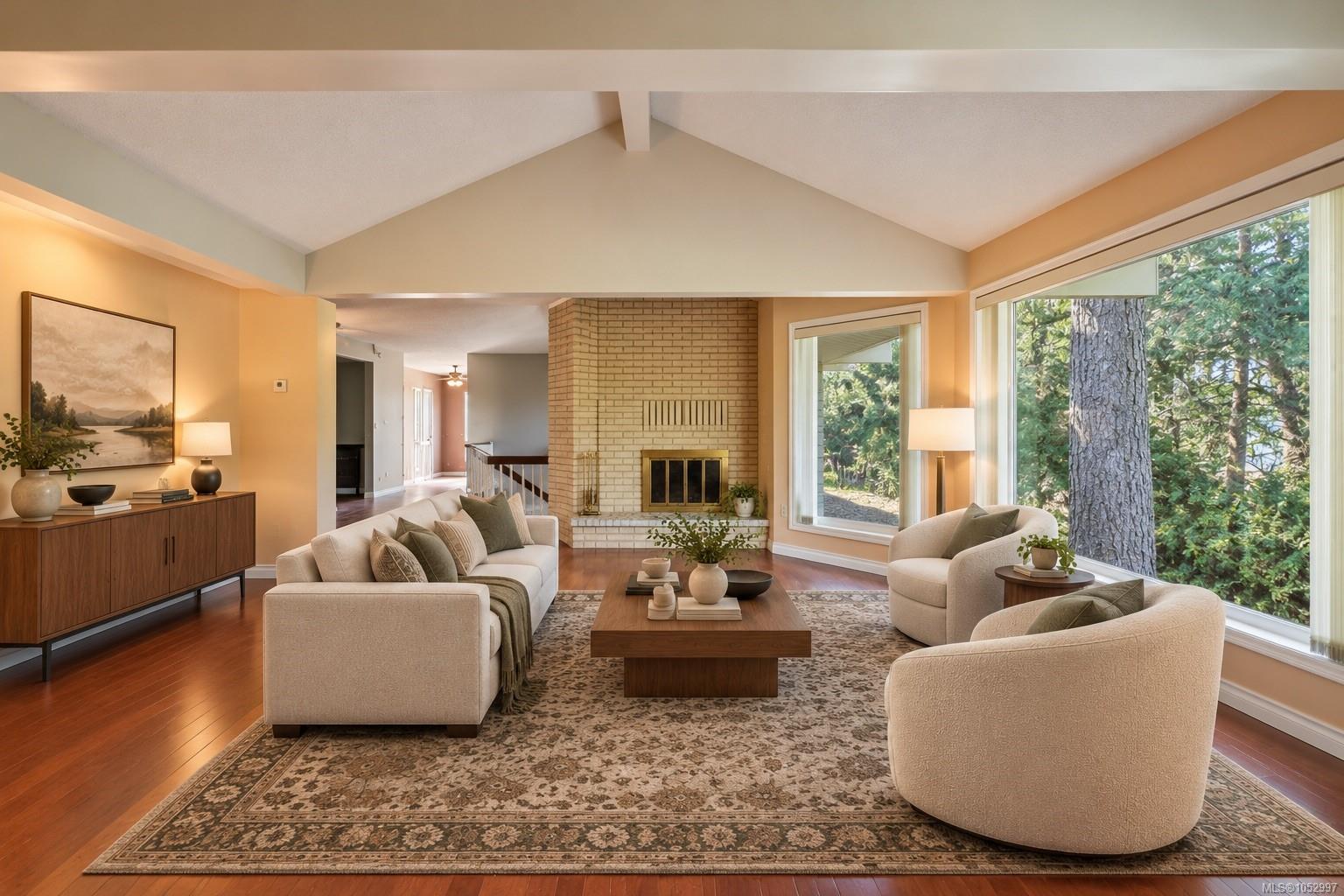 1055 Thistlewood Dr — listing photo 4 of 53