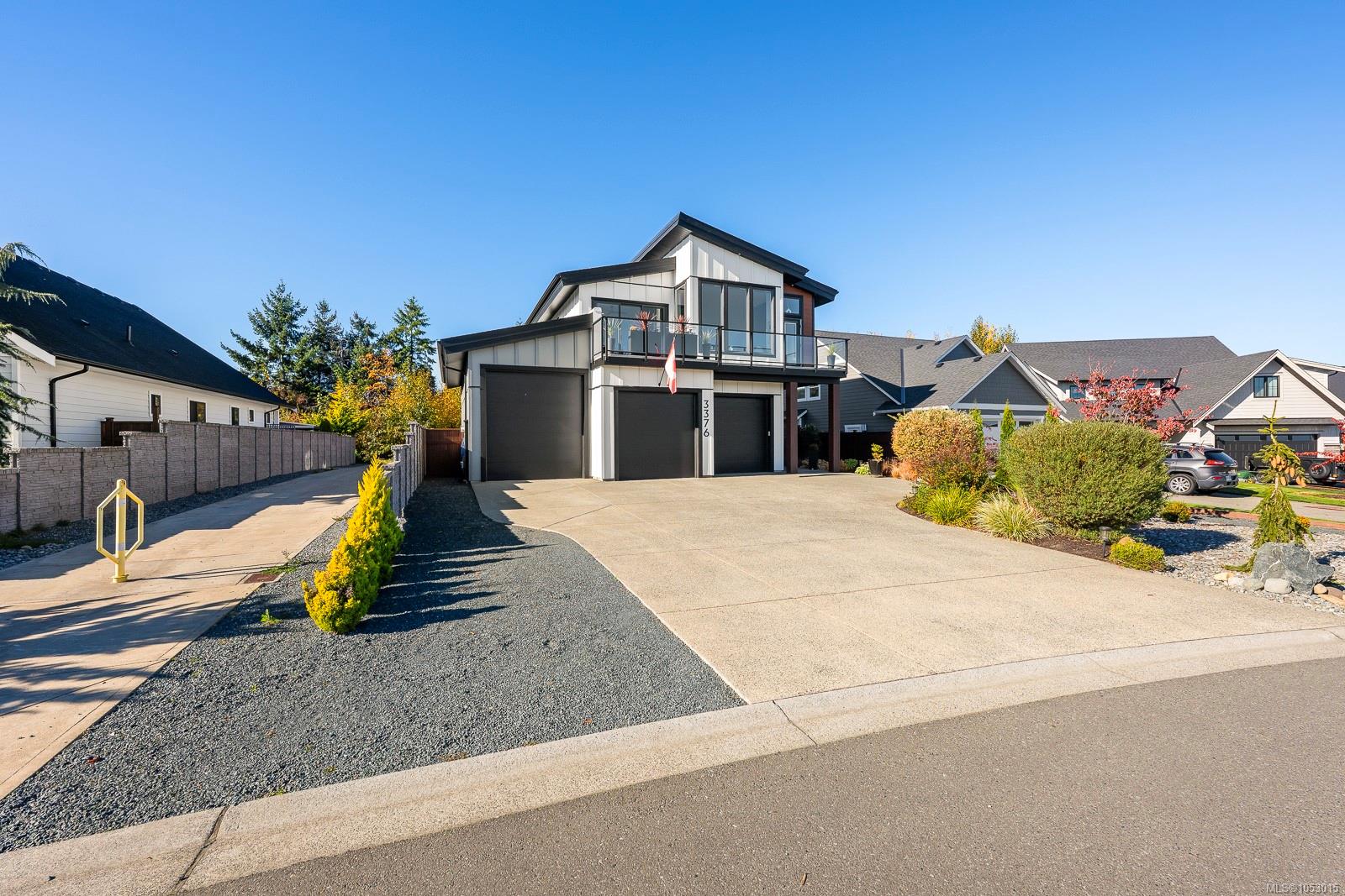 3376 Eagleview Cres — listing photo 3 of 55
