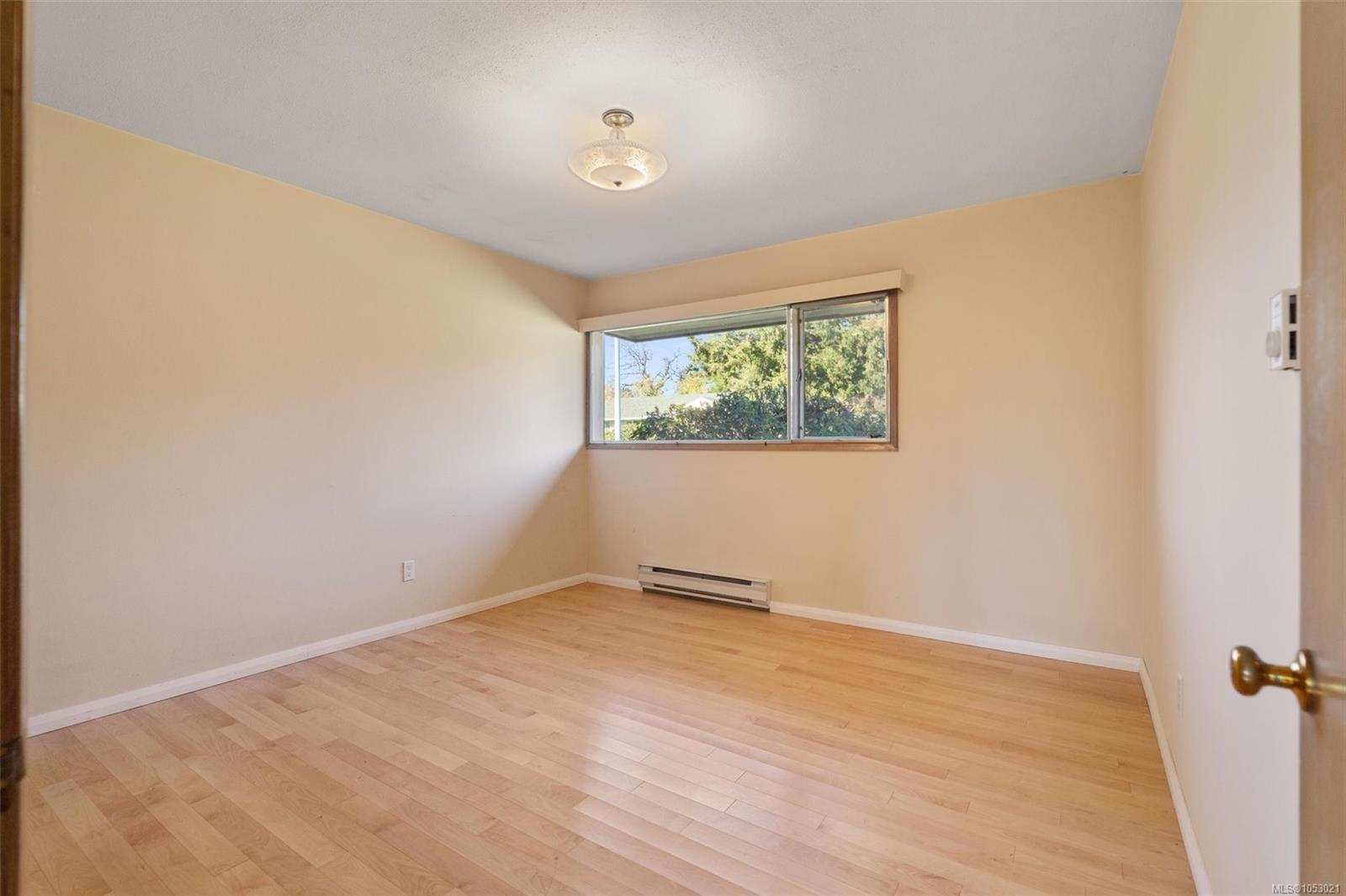 641 Jones Terr — listing photo 11 of 25