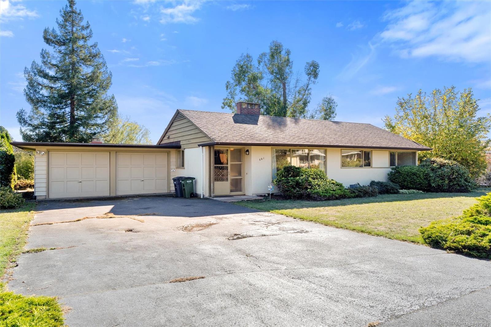 641 Jones Terr — listing photo 3 of 25