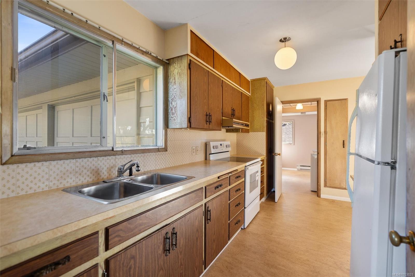 641 Jones Terr — listing photo 6 of 25