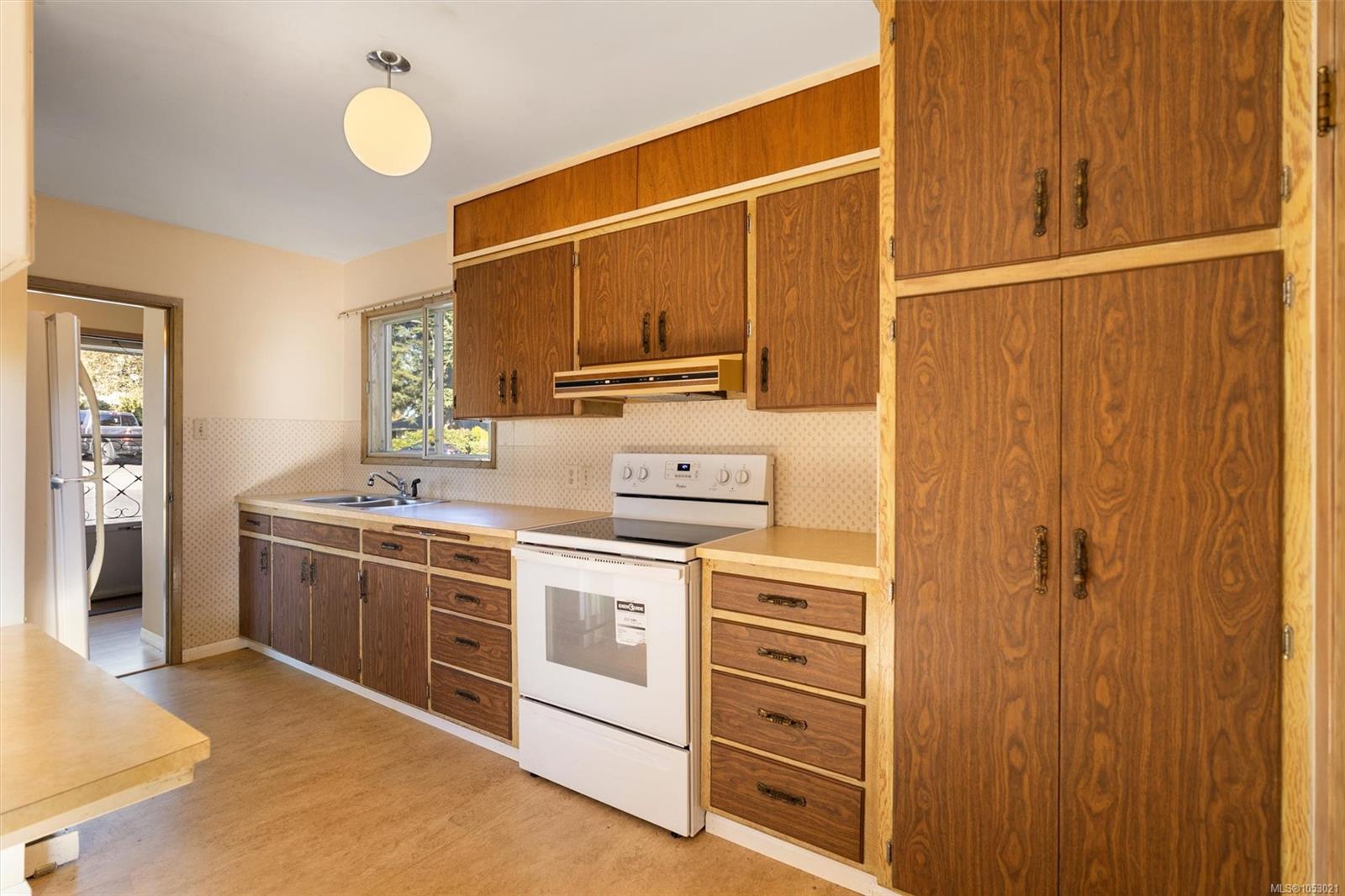 641 Jones Terr — listing photo 7 of 25