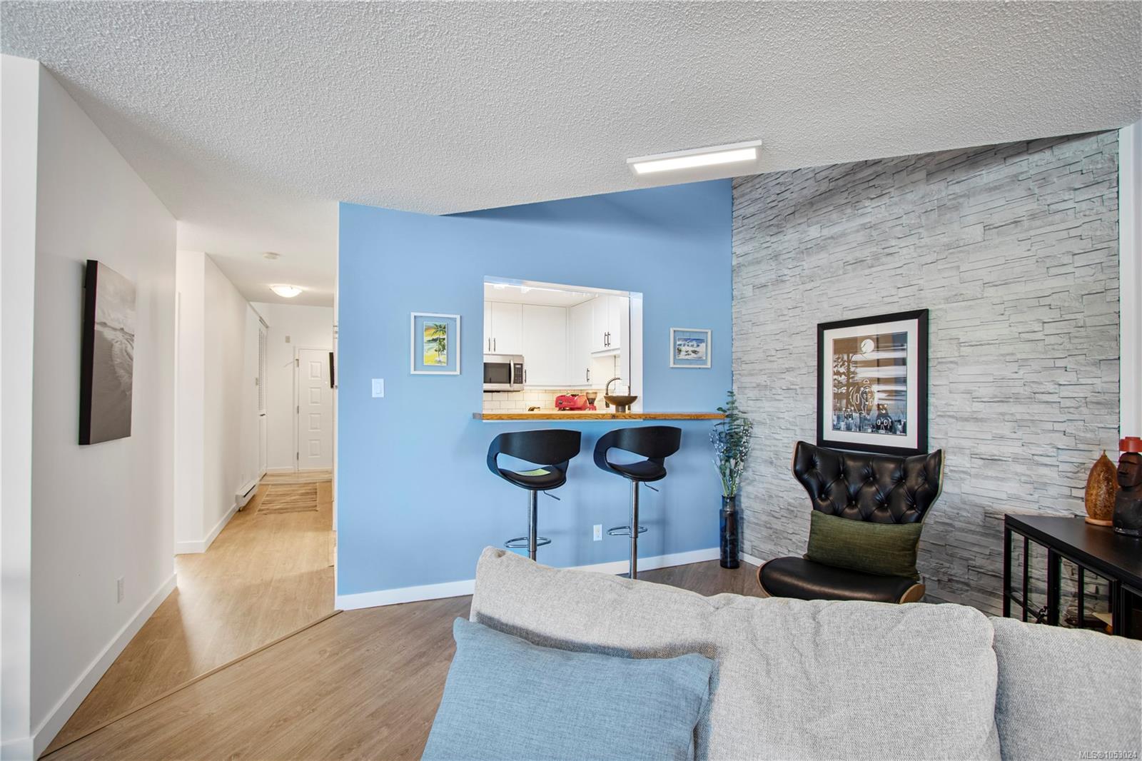 602-2560 Departure Bay Rd — listing photo 11 of 49