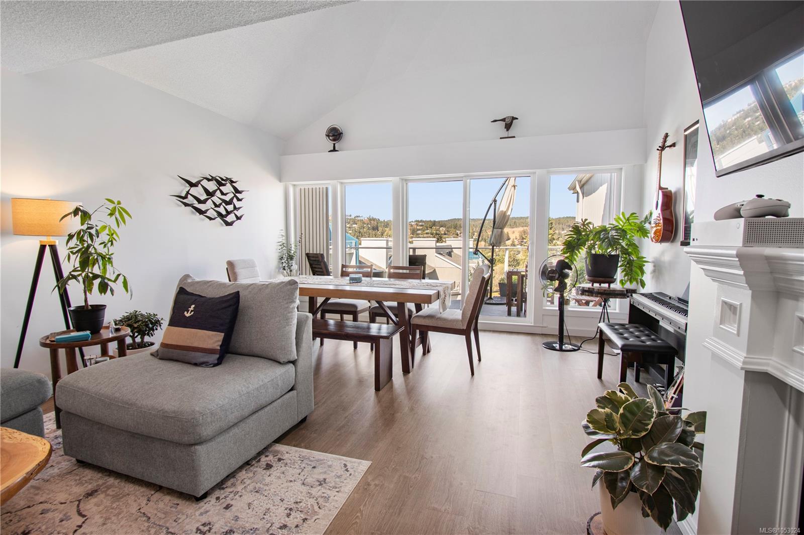 602-2560 Departure Bay Rd — listing photo 14 of 49