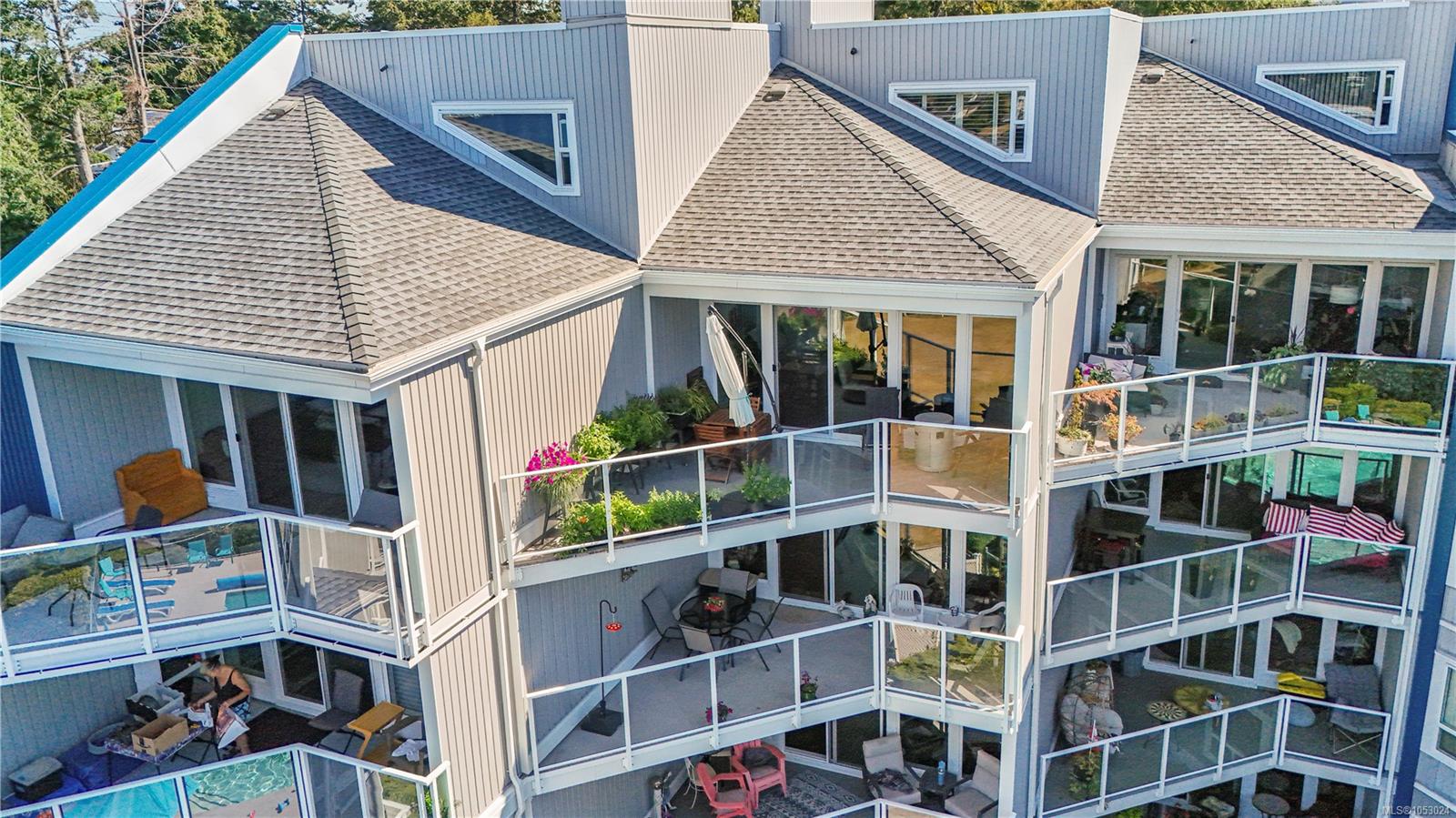 602-2560 Departure Bay Rd — listing photo 5 of 49