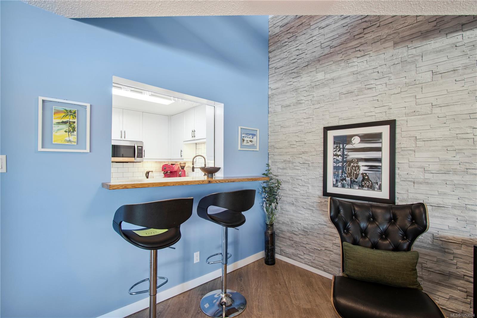 602-2560 Departure Bay Rd — listing photo 10 of 49