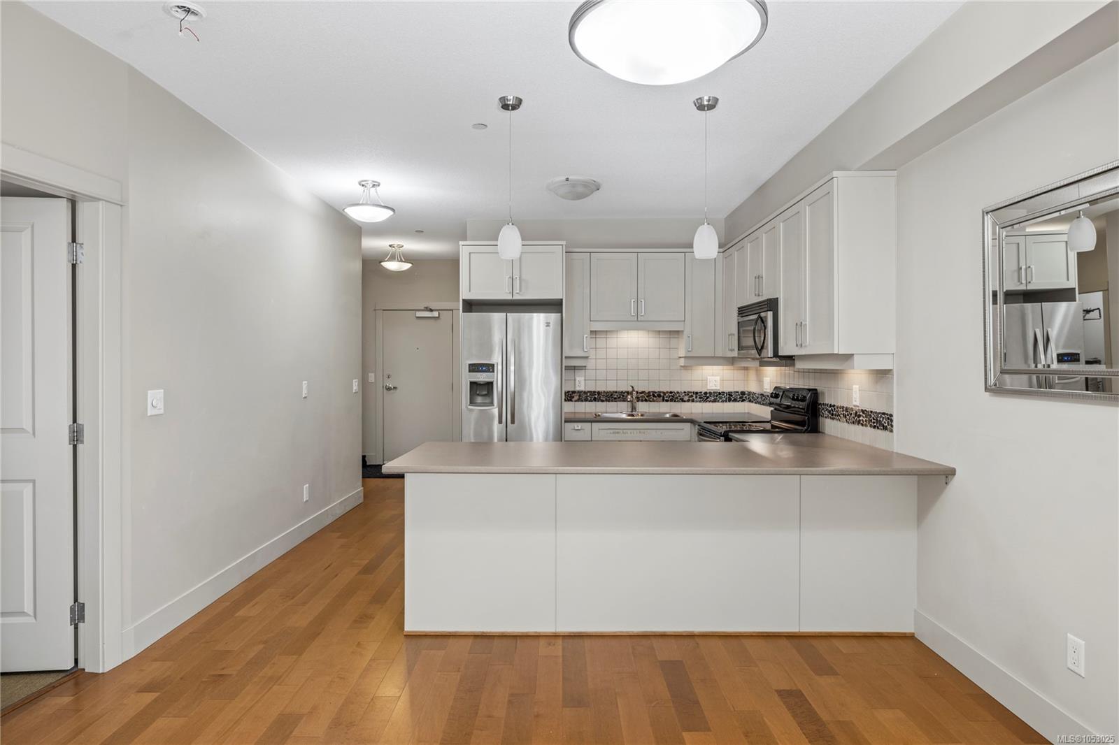 114-6310 McRobb Ave — listing photo 5 of 29