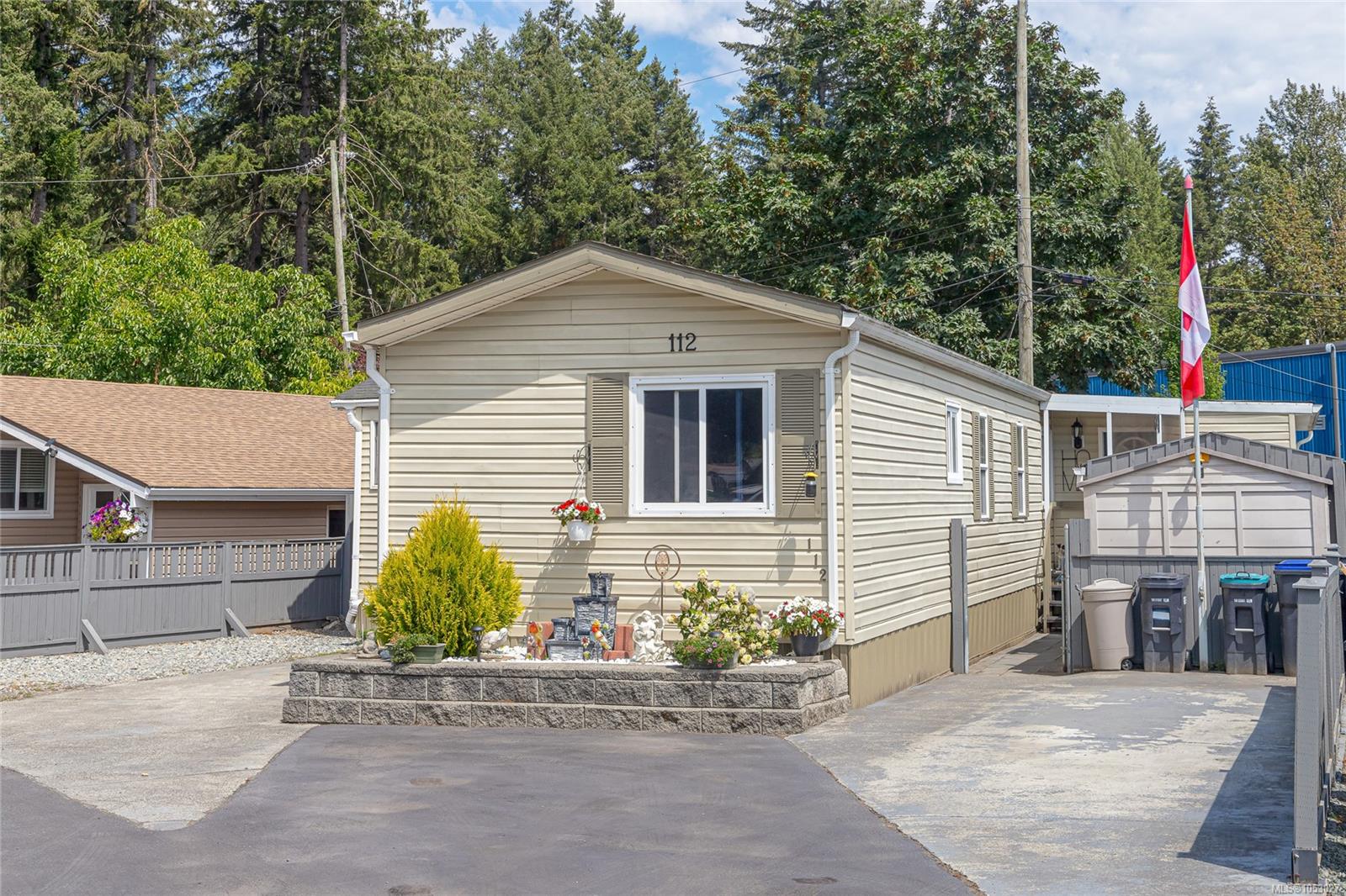 112-1736 Timberlands Rd — listing photo 2 of 35