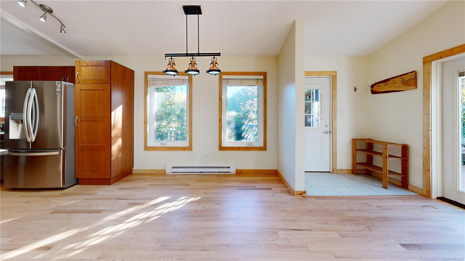 1320 North Rd — listing photo 8 of 61