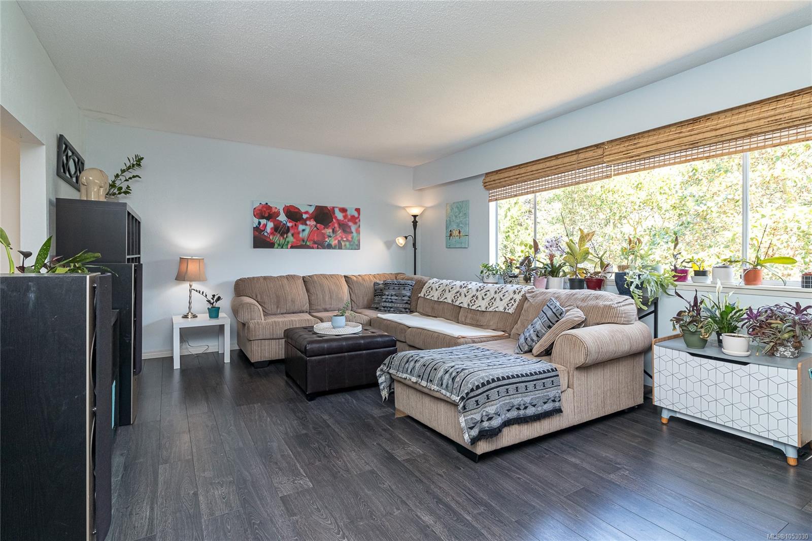 3330 Ravenwood Rd — listing photo 6 of 47